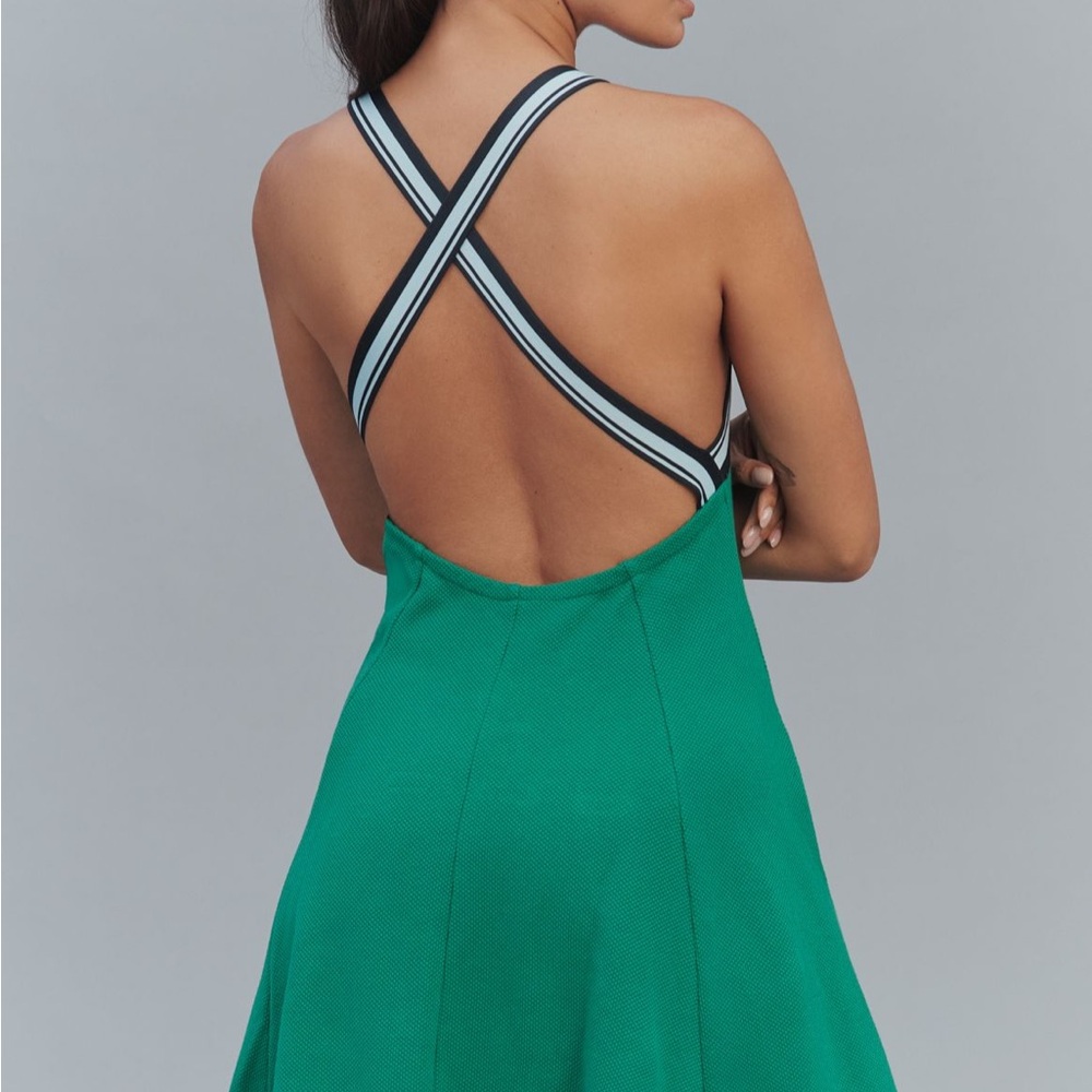 Chic Backless Green Dress with Striped Cross-Back